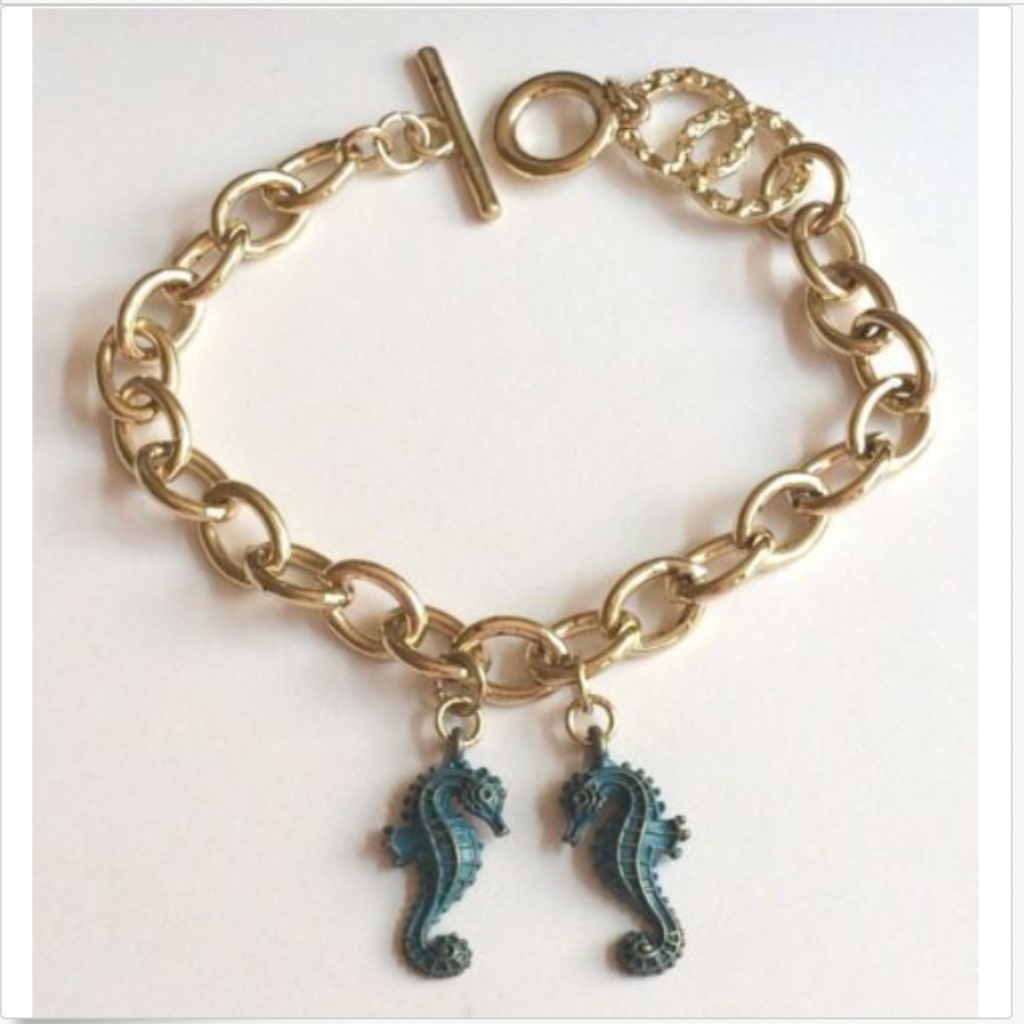 Gold Seahorse Charm Bracelet Sea Life 7-8 Patina Plated Island Beach Cruise 14$
